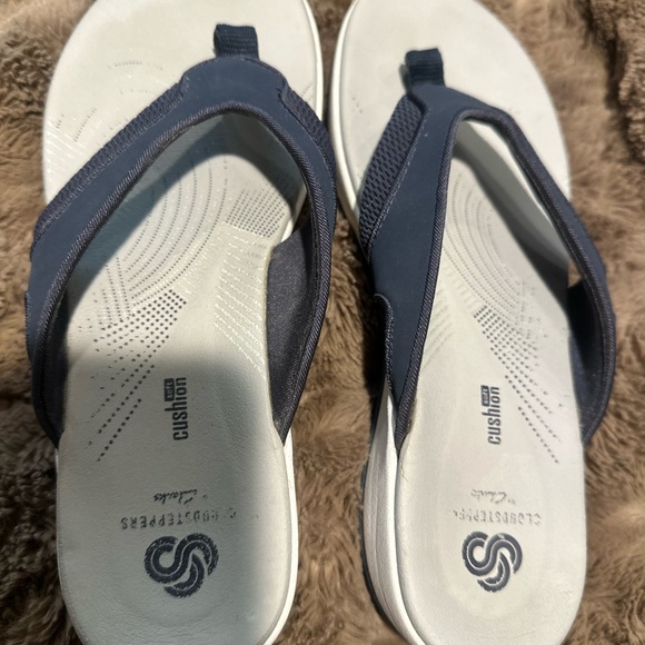 Clark’s-Navy and White Flip Flops - Picture 4 of 5